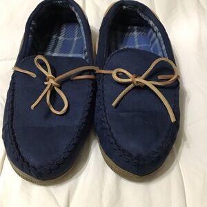 Men’s size large Navy Blue Moccasin Slippers with Tan Laces